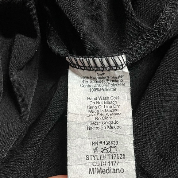 Sz M Black Cinched Black Top by Mikey & Joey 🇲🇽 - Picture 5 of 5